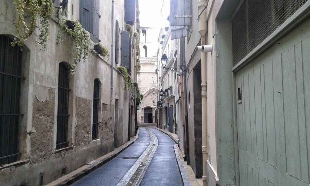 Venez Rever Beziers Centre Et Gare Il Y A Plus Cher Mais C Est Moins Bien Exterior foto