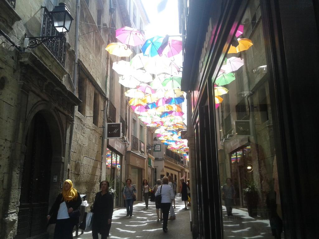 Venez Rever Beziers Centre Et Gare Il Y A Plus Cher Mais C Est Moins Bien Exterior foto