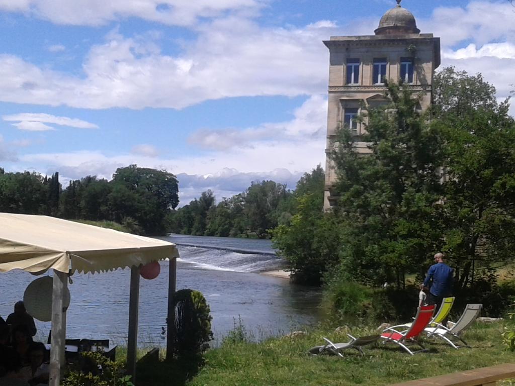 Venez Rever Beziers Centre Et Gare Il Y A Plus Cher Mais C Est Moins Bien Exterior foto